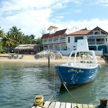 Brisas Del Mar Beach + Dive Resort West End Buitenkant foto